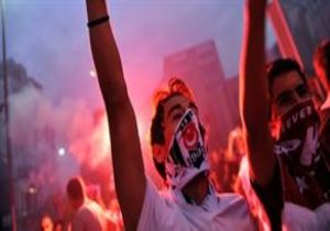 Le Monde dan Çarpıcı  Gezi  Yorumu: